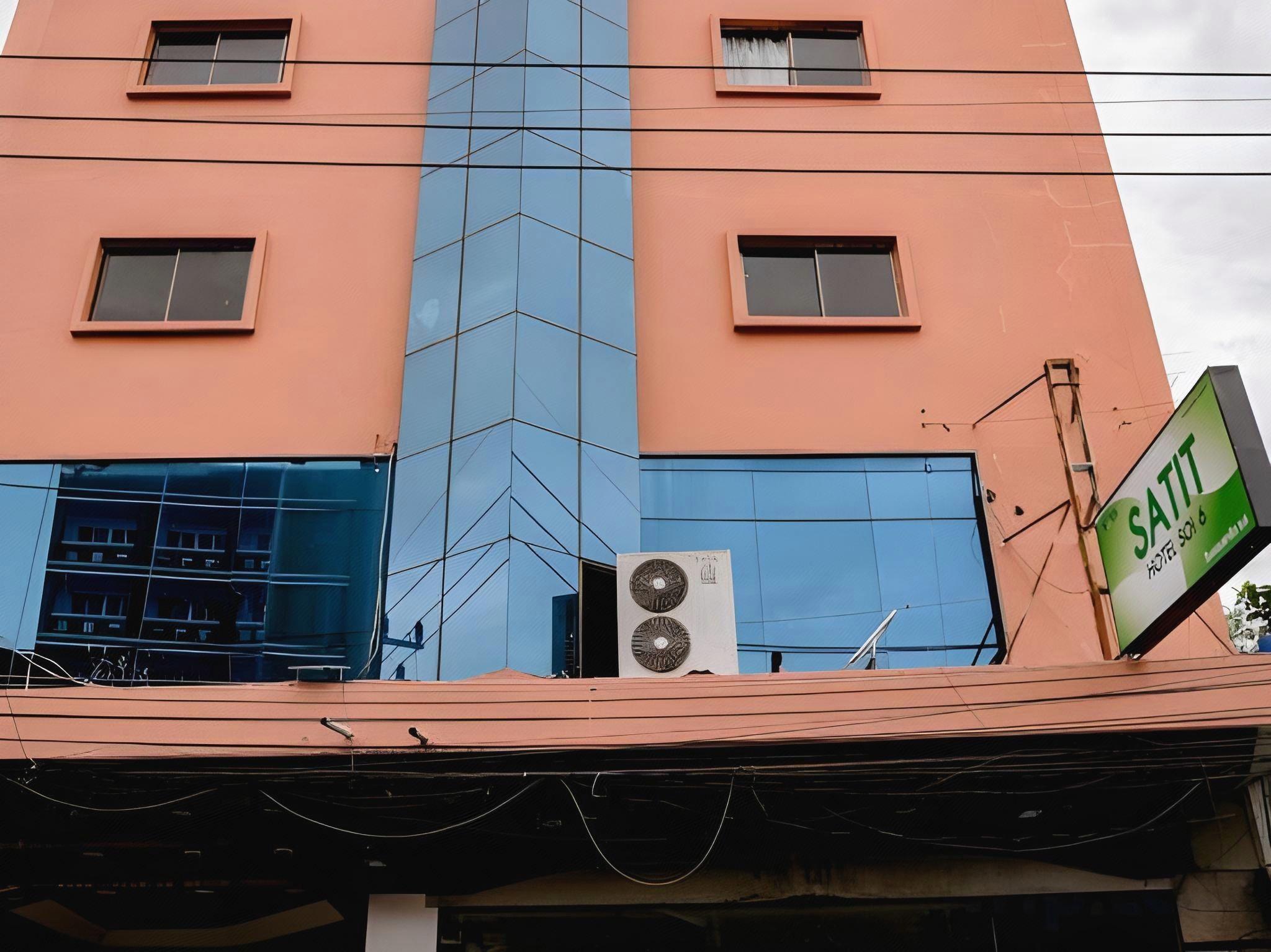 Satit Hotel 4/30