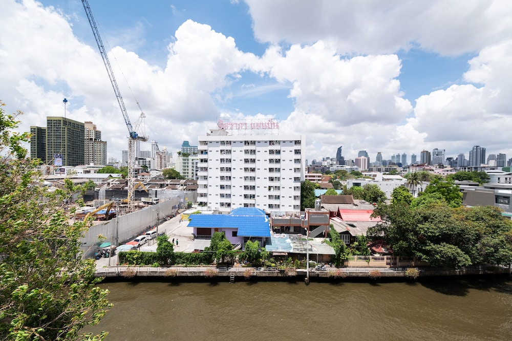 Kokotel Bangkok Dheva Thonglor 44/47