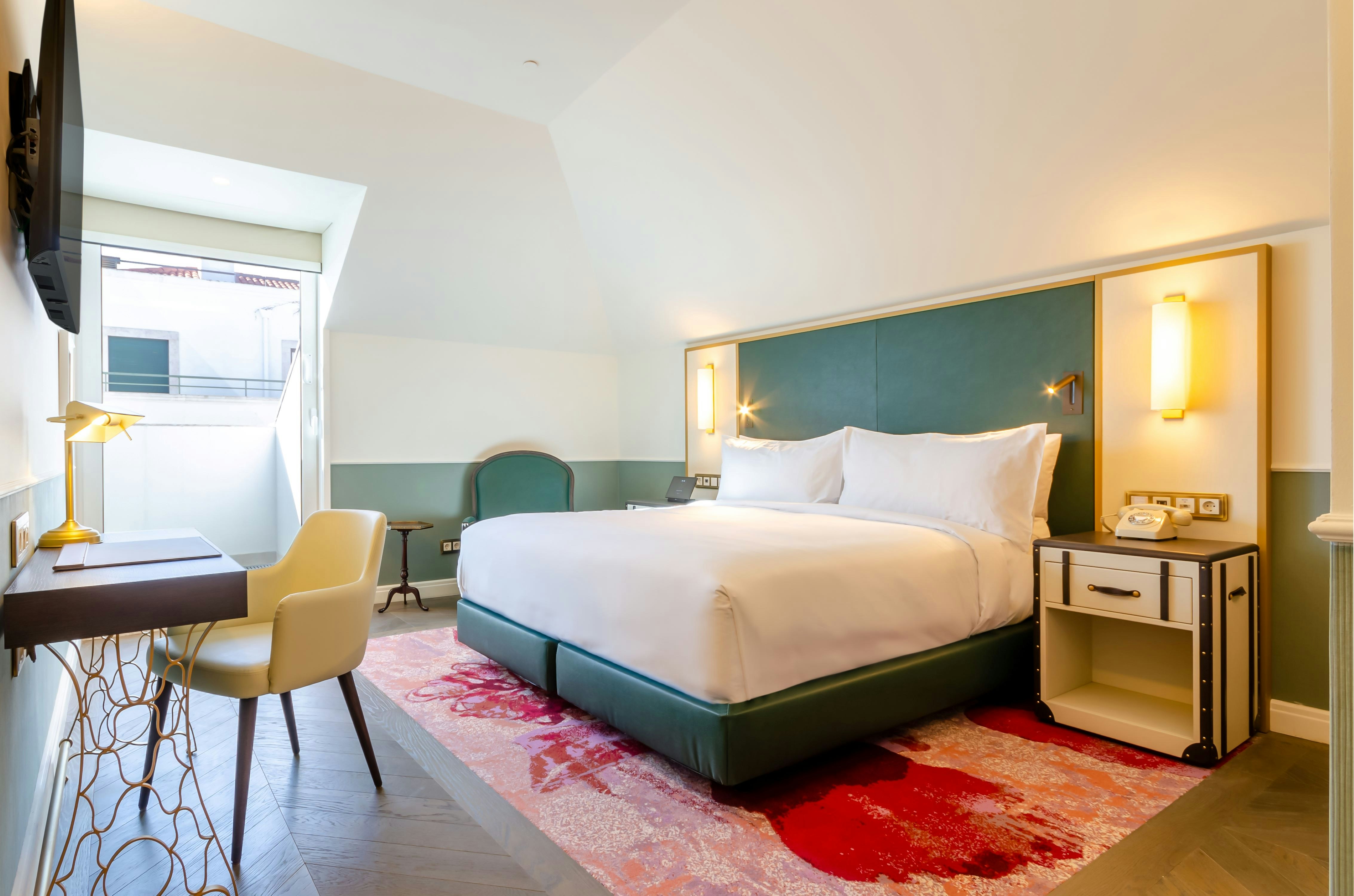 DELUXE, KING BED, BALCONY