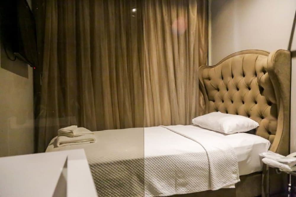 Upper House Hotel 41/55