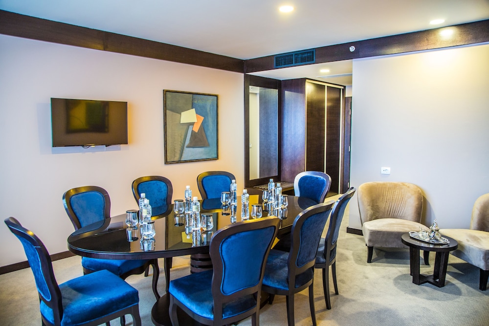 Malak Regency Hotel 63/72