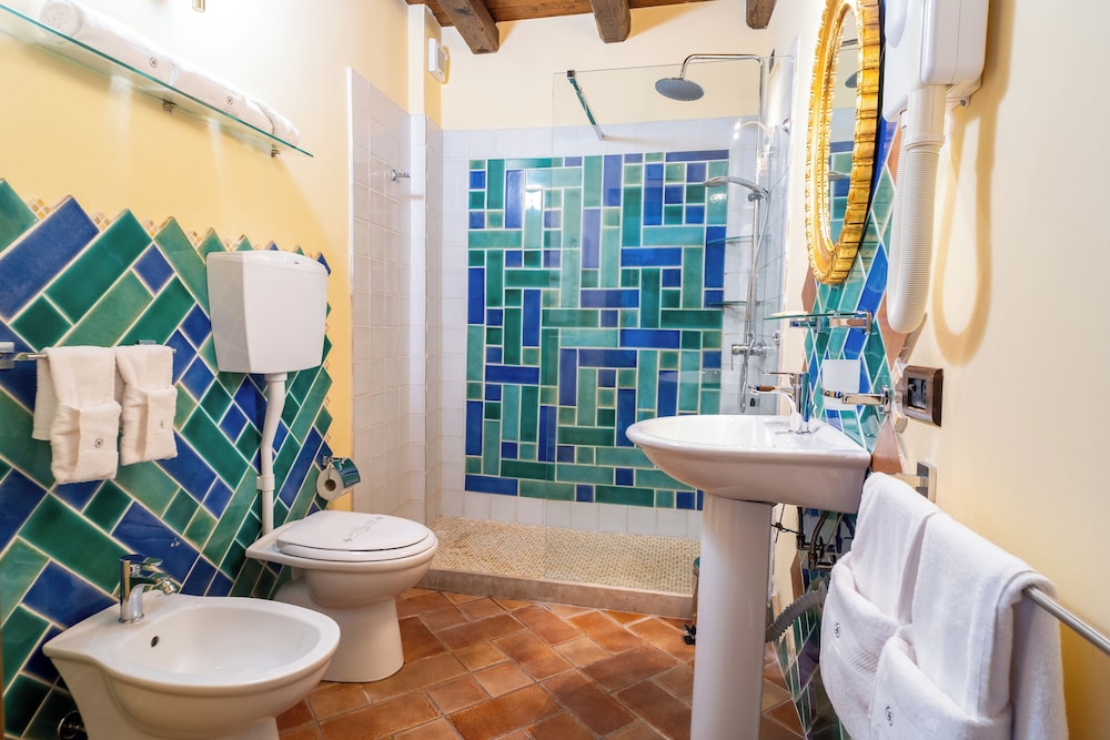 GRAND HOTEL LA BATIA 58/60