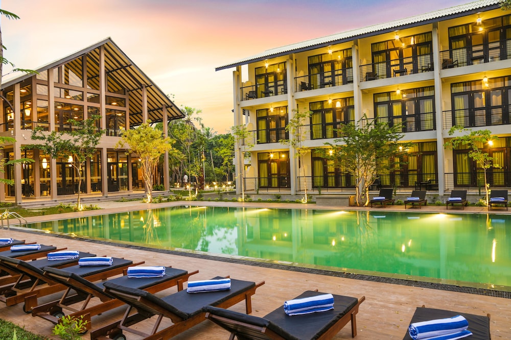 Oak Ray Wild Yala in TISSAMAHARAMA