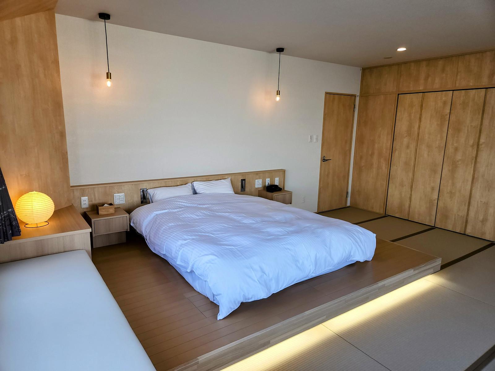 Deluxe, Suite, Twin Beds, Lake View