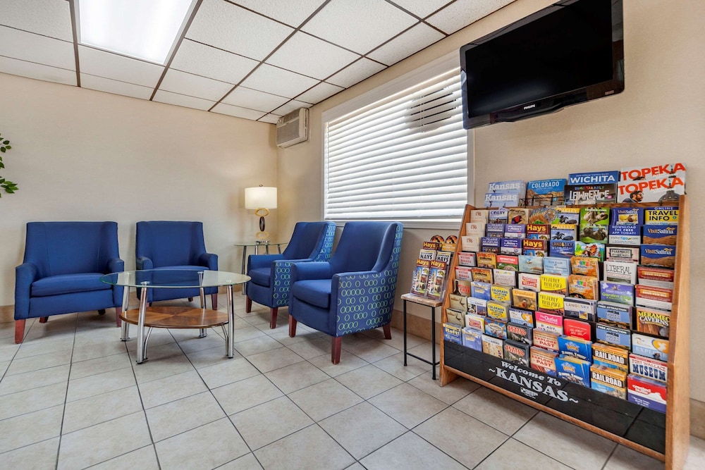 Econo Lodge Hays I-70 33/54