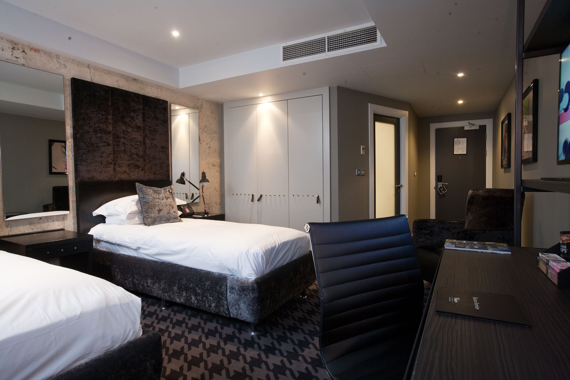 STANDARD, TWIN BEDS