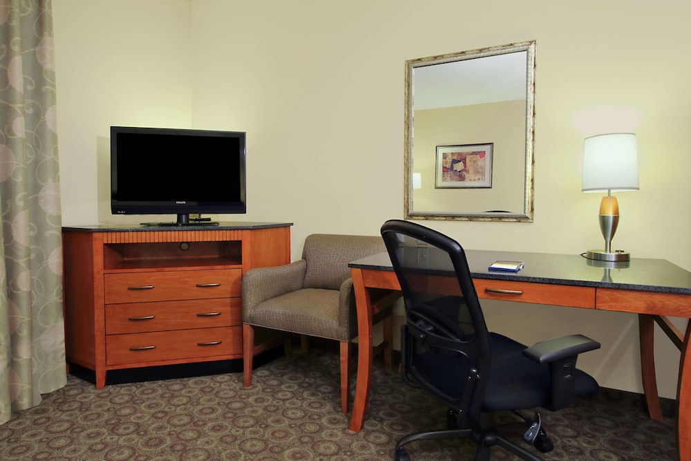 Hampton Inn And Suites Buffalo Tx 52/65