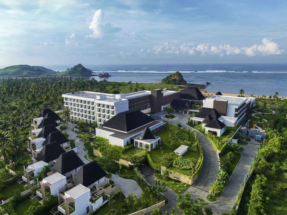 Pullman Lombok Merujani Mandalika Beach Resort 2/48