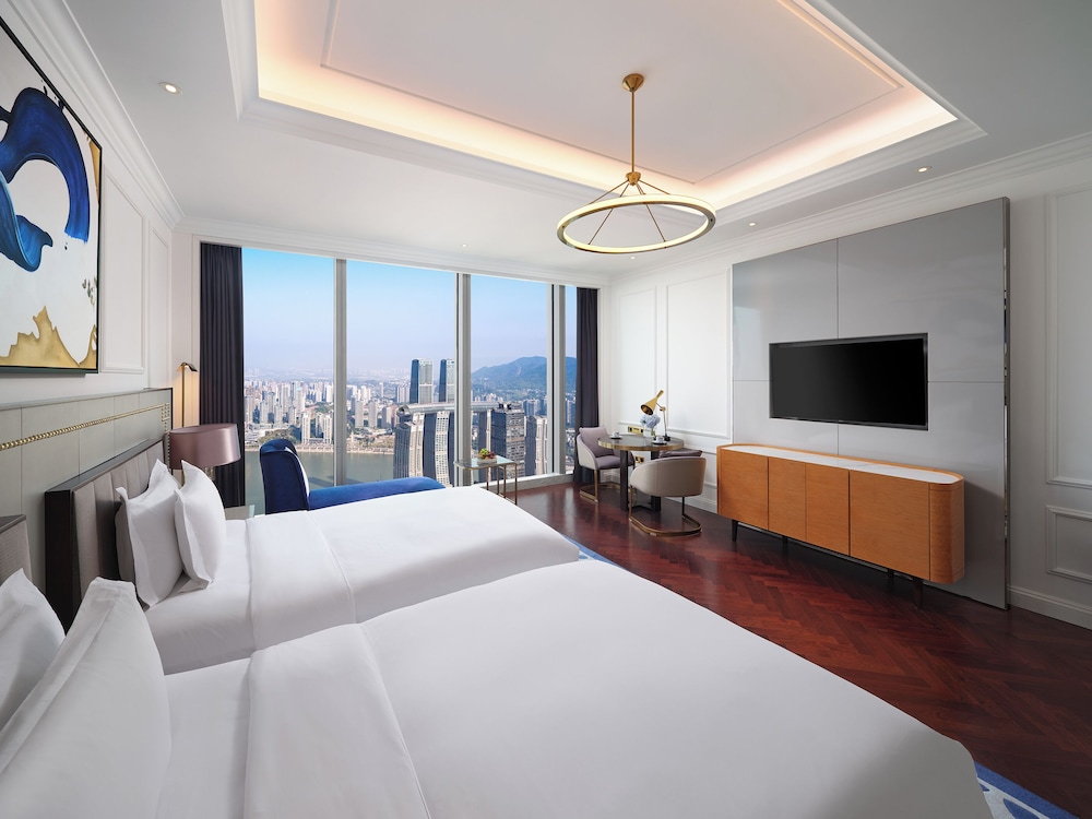 The Lixury Hotel -The Unbound Collection by Hyatt 10/50