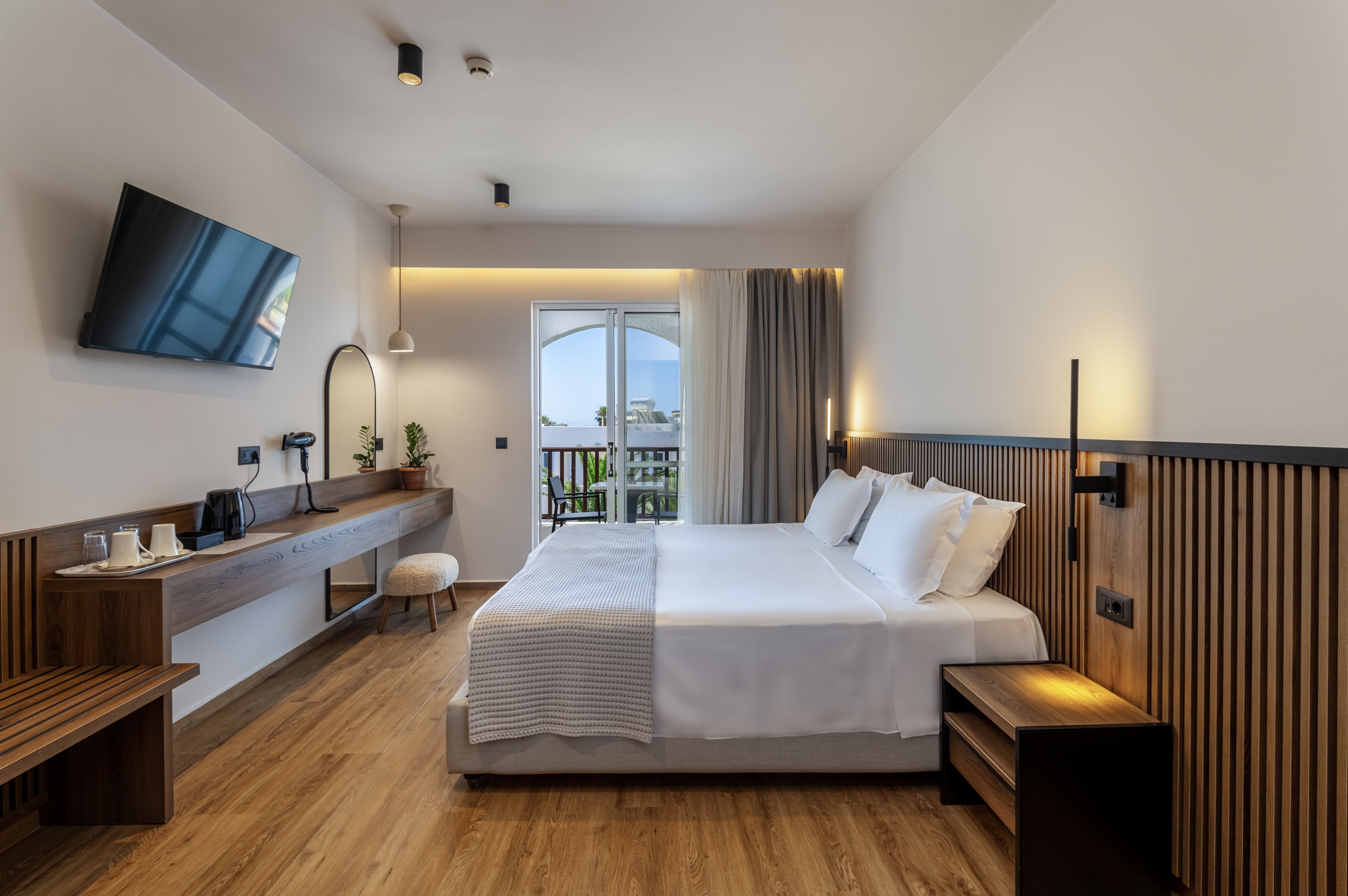 DOUBLE ROOM DELUXE SEA VIEW