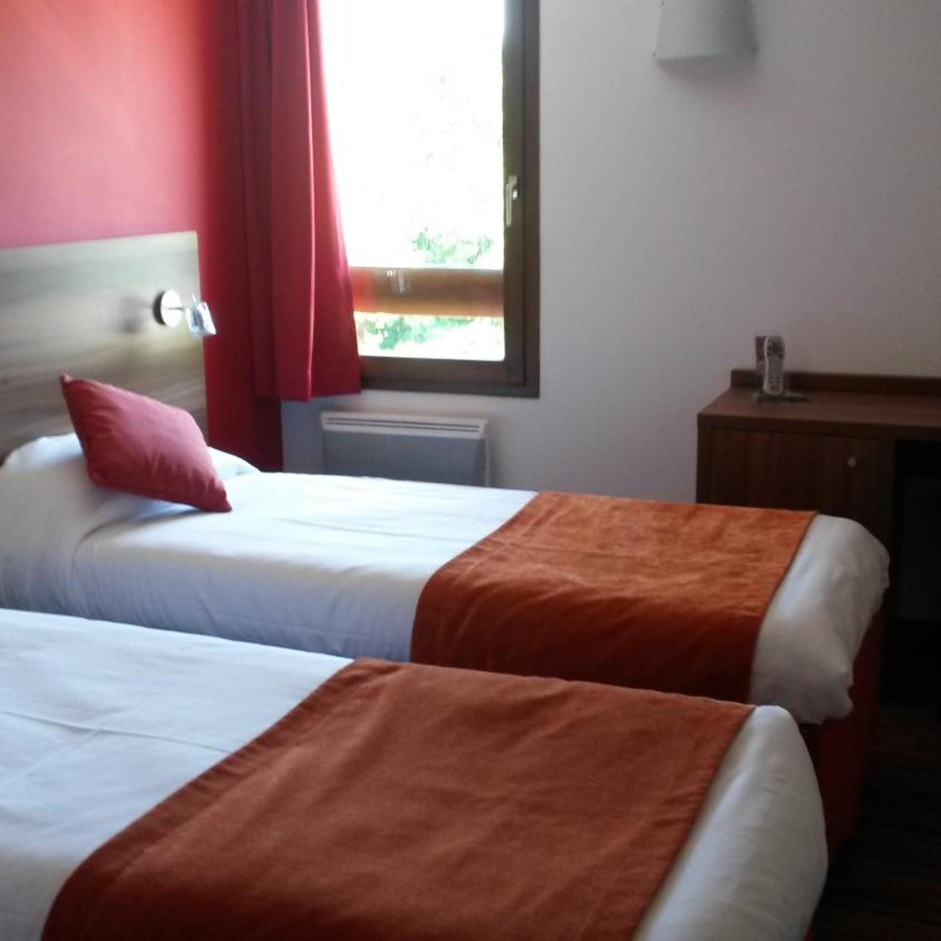 Hotel La Cle Des Champs 8/24