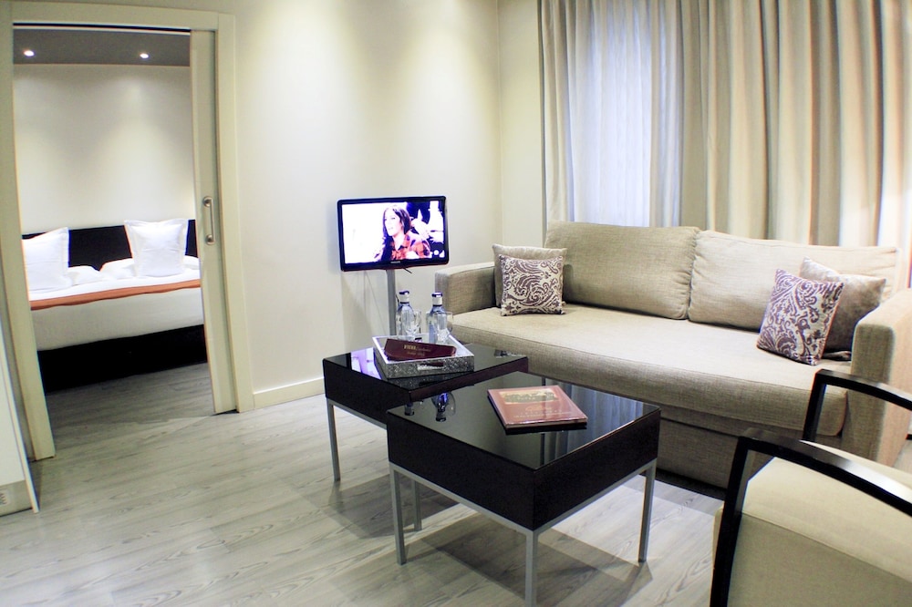 Suites Viena Plaza de Espana 39/61