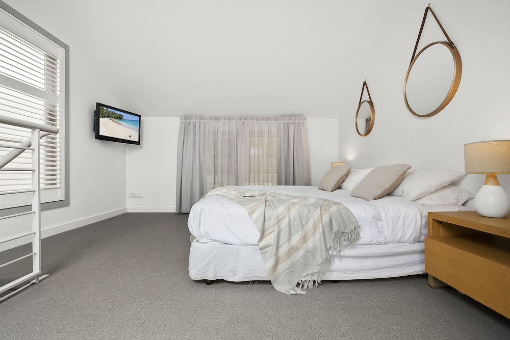 Oceanic Apartments Sorrento 24/69