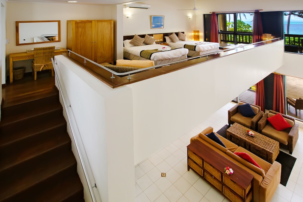 Mana Island Resort 10/78