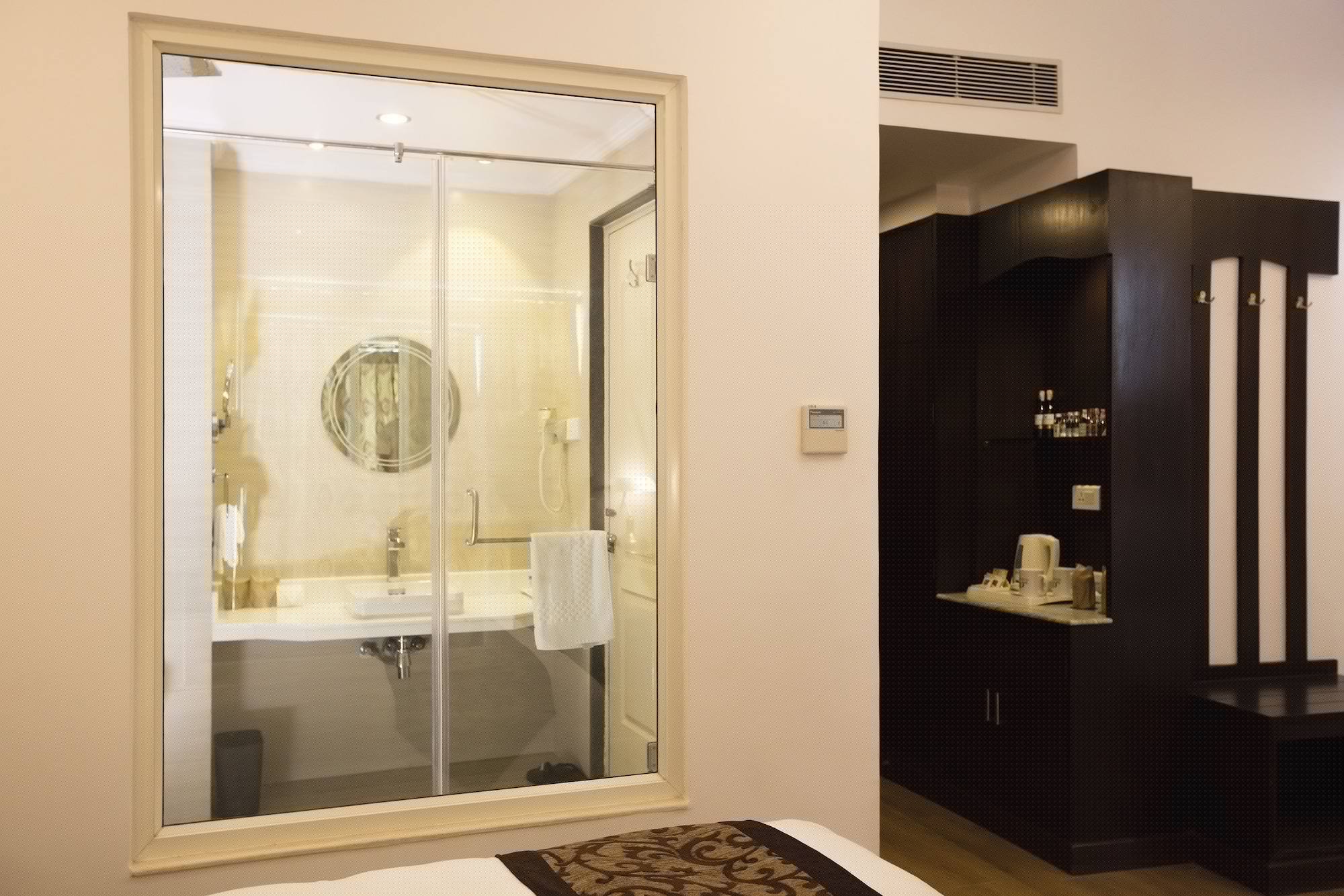 غرفة ديلوكس بغرفة نوم واحدة بحوض استحمام، Maya Manor Boutique Hotel By Kgh Group 7/7
