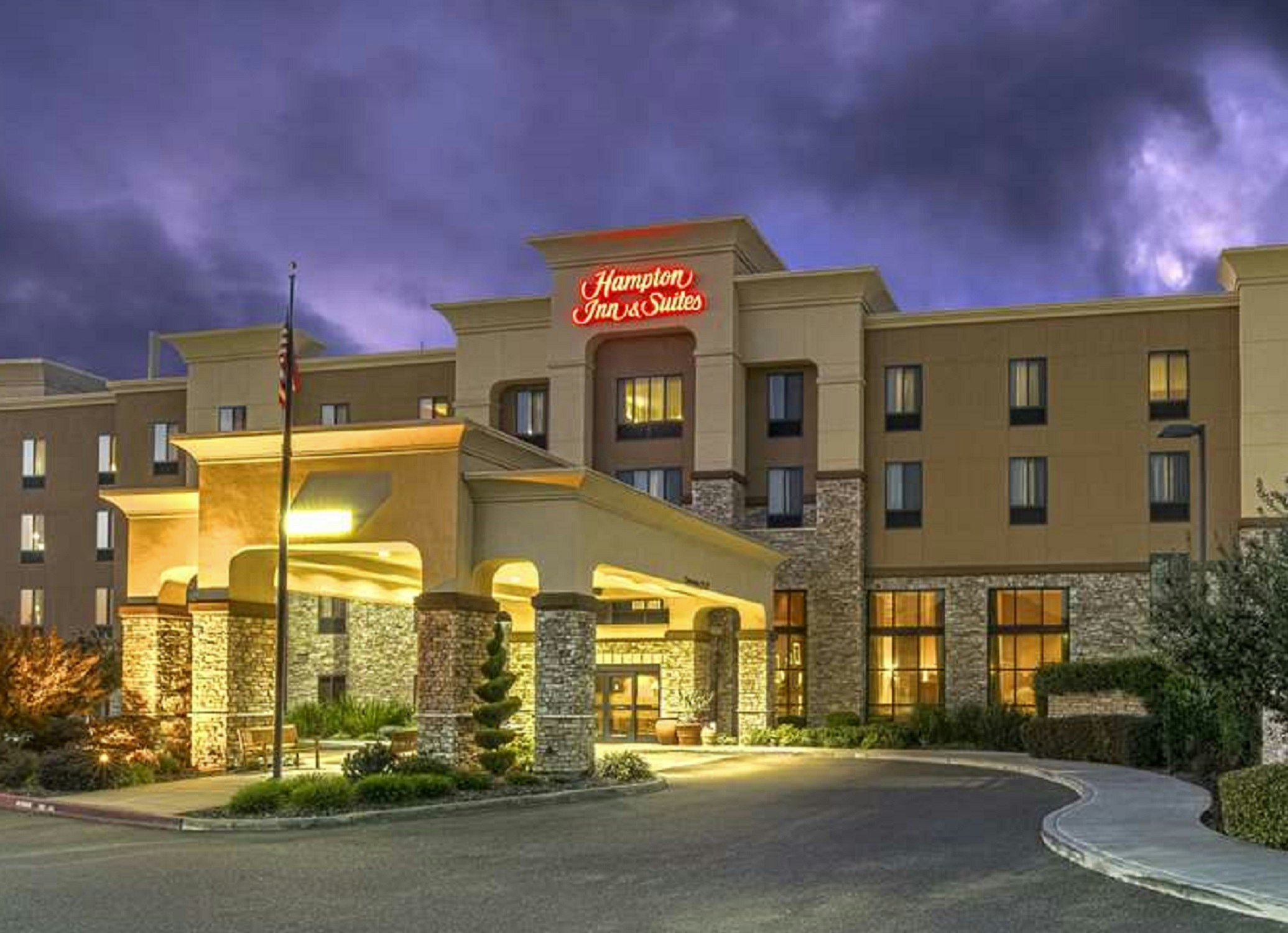 Hampton Inn and Suites Sacramento-Elk Grove Laguna I-5 in ELK GROVE - CA