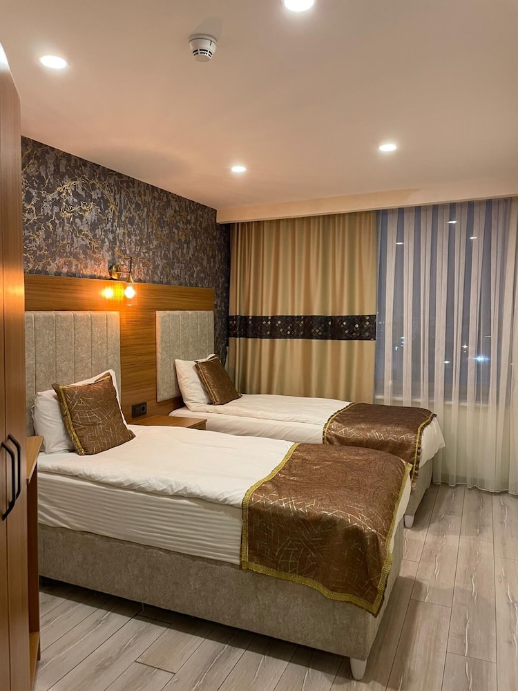 Mse Golden Lux Hotel 11/50