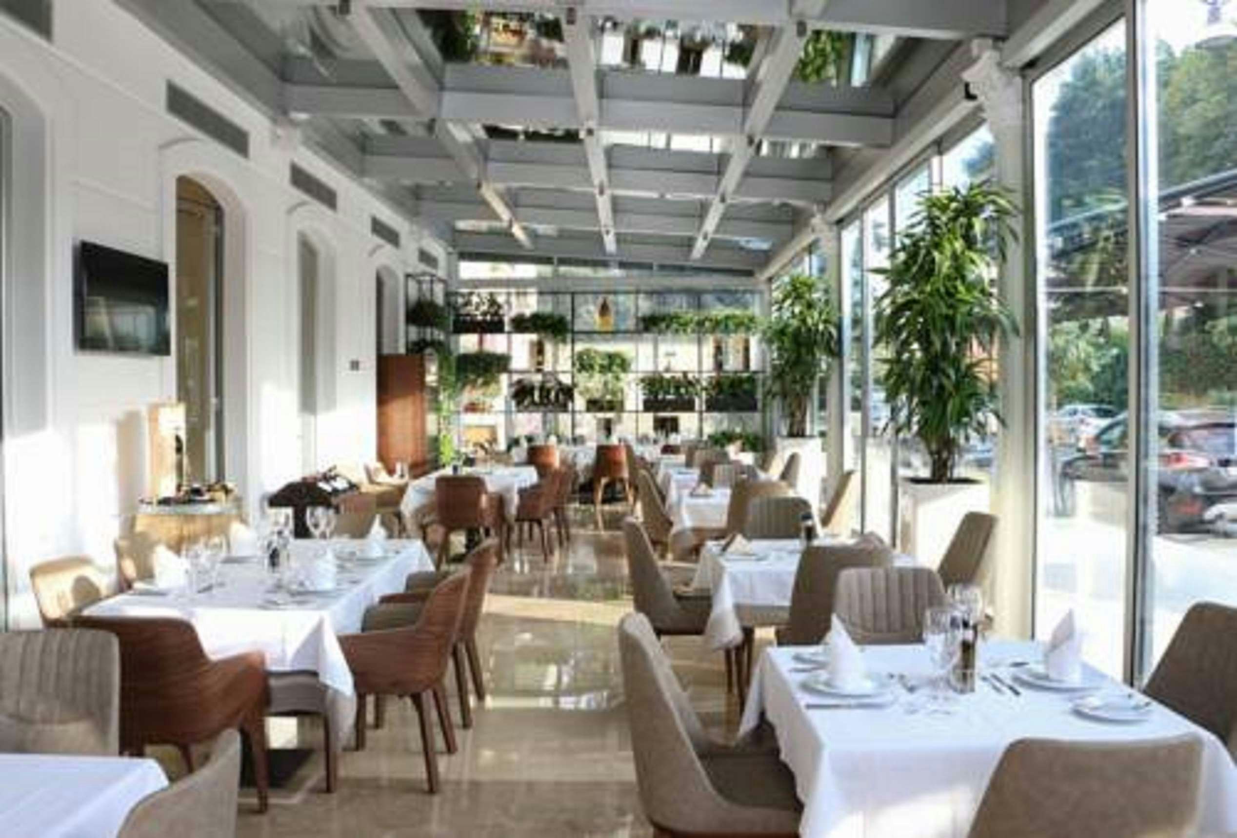 HOTEL COLOSSEO TIRANA 10/12