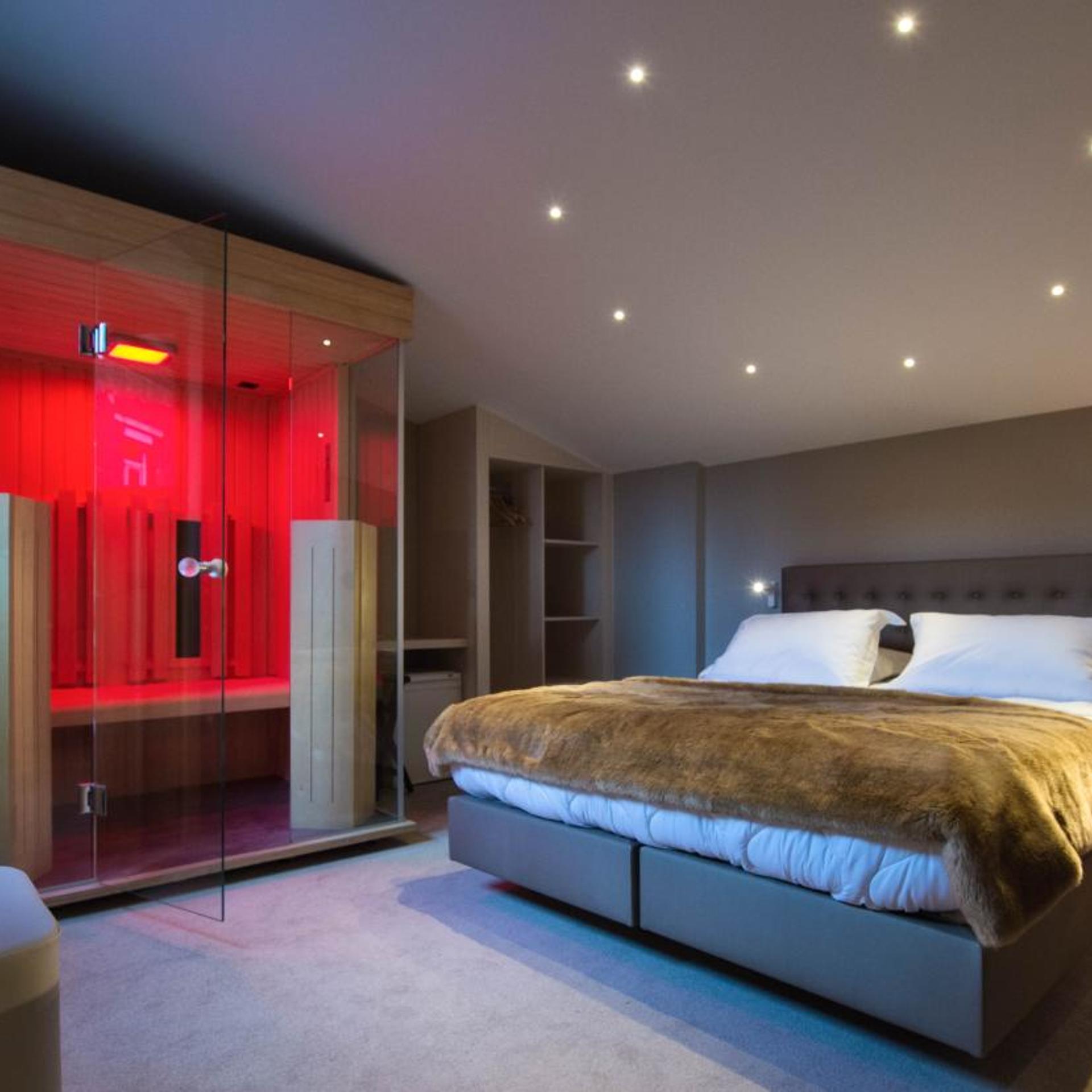 suite, sauna