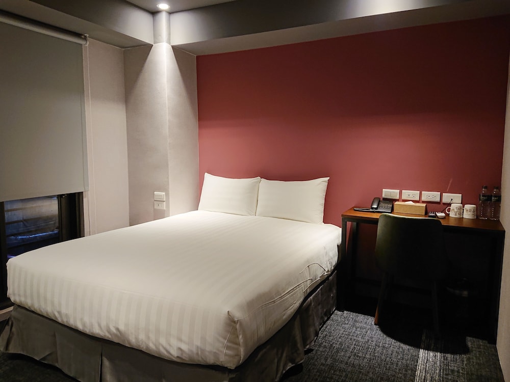 Cho Hotel 3 18/50