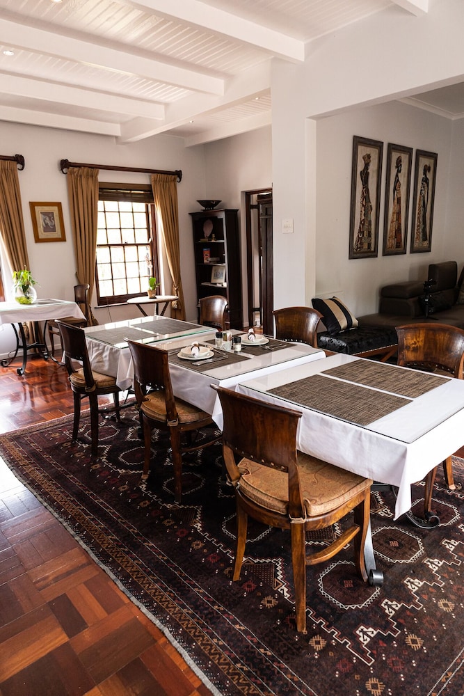 Cape Village Lodge 25/50