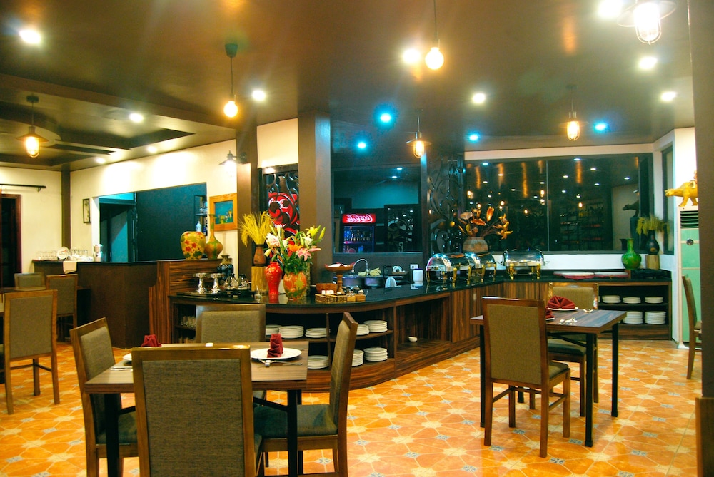 Chapa Dew Boutique Hotel 35/55