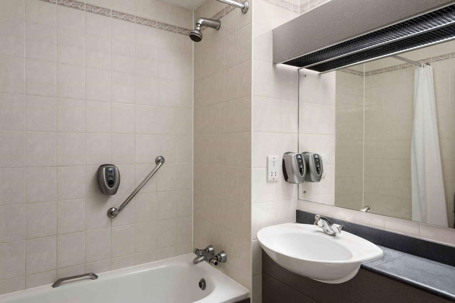 Days Inn by Wyndham Cannock Norton Canes M6 Toll 23/24