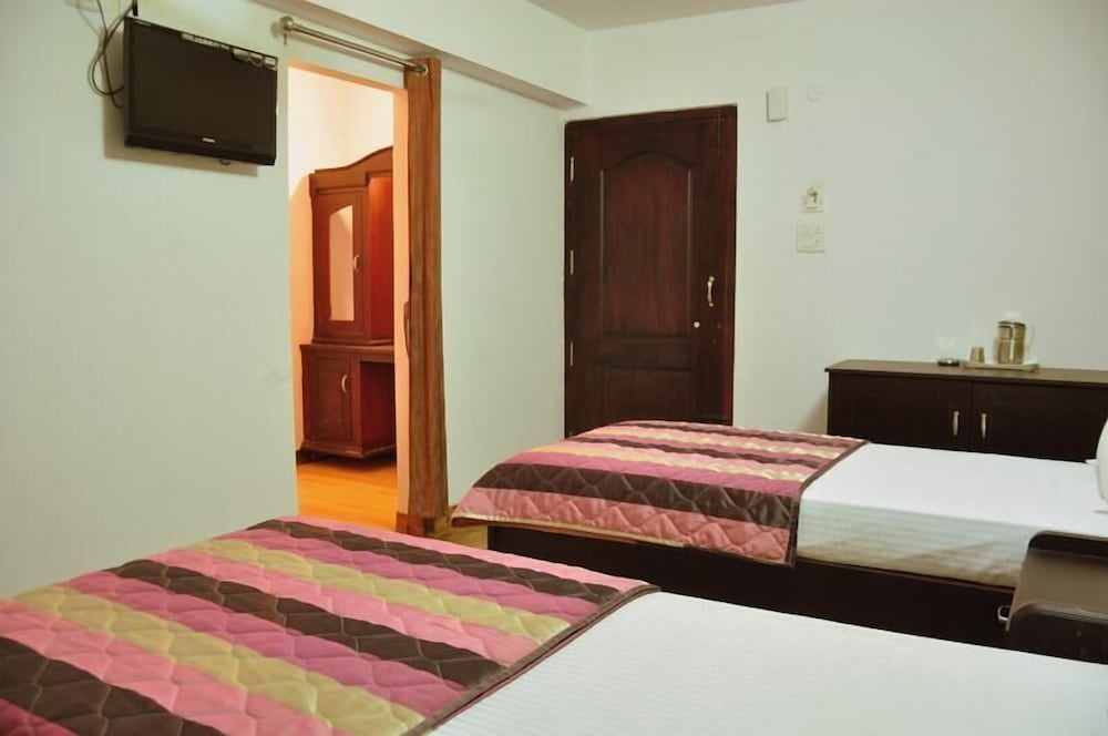 Hotel Holiday Break 1/11