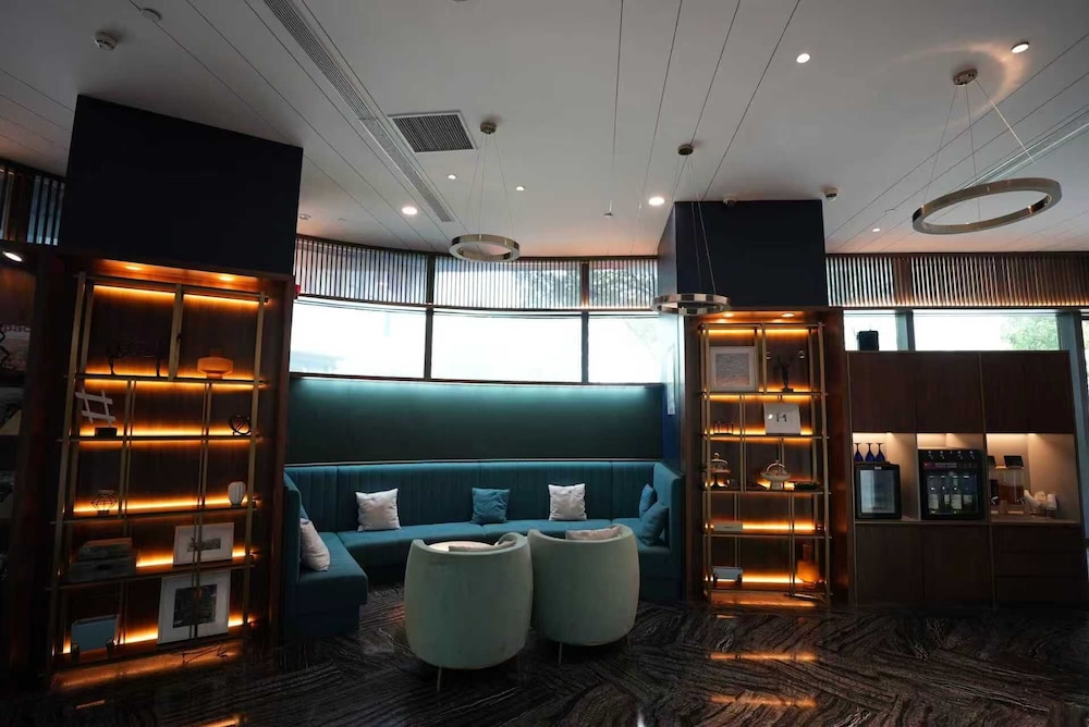 Mercure Shanghai Hongqiao Railway Station 25/37