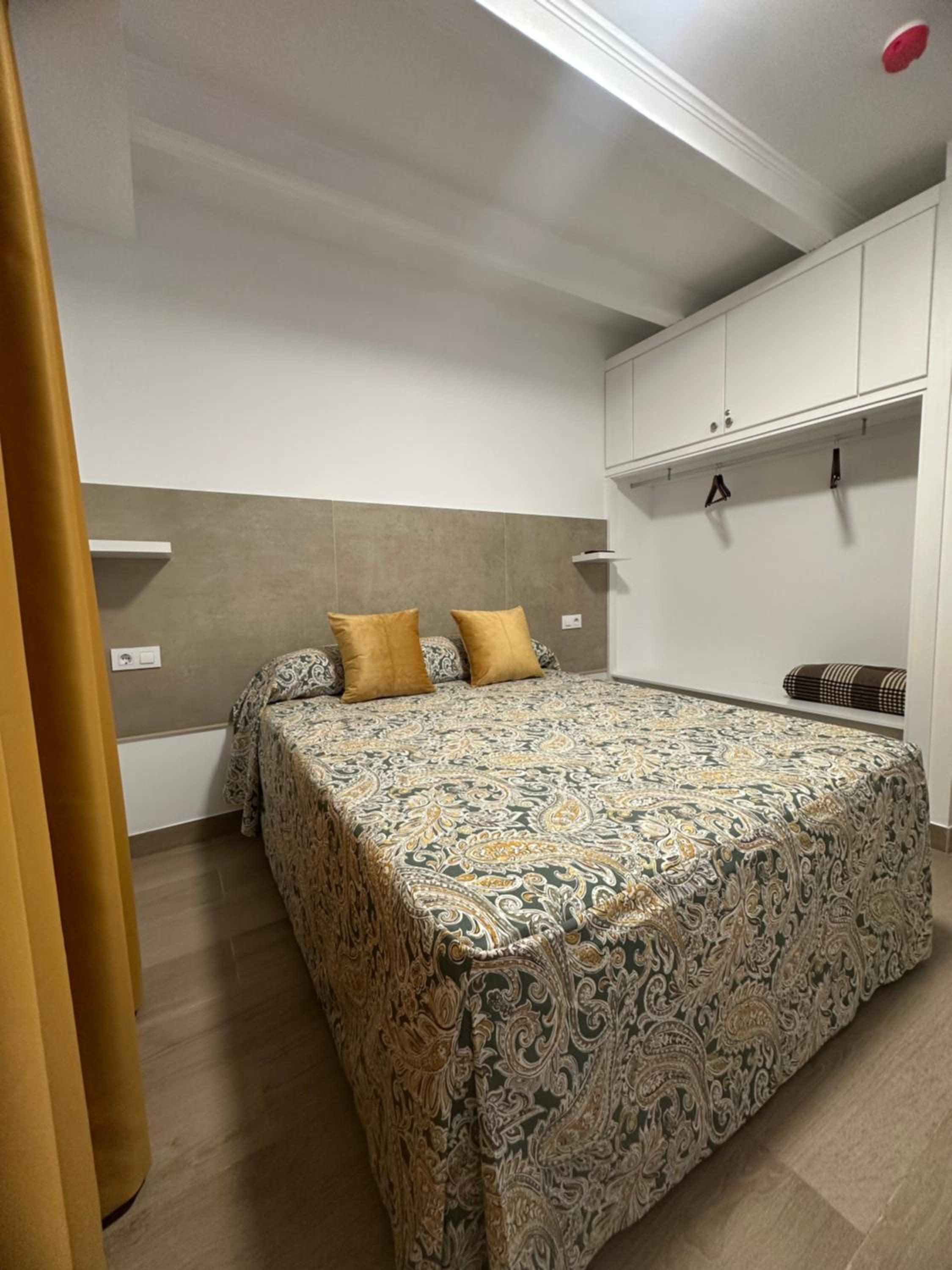 Room, Double Bed