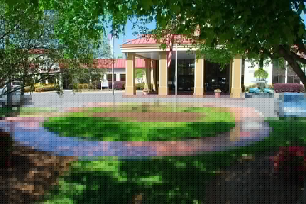 Village Inn Clemmons/Winston Salem, Trademark Collection by Wyndham 8/69