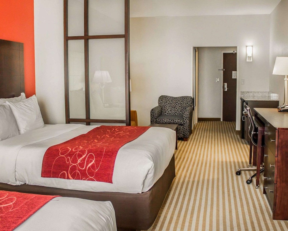 Comfort Suites Columbus East Broad 17/48