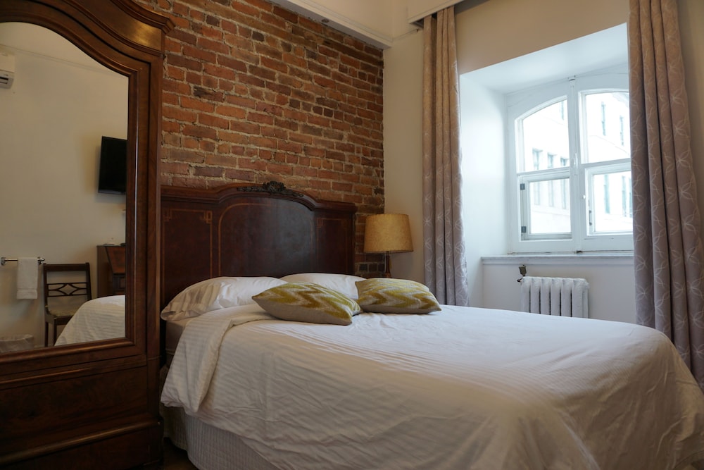 Hotel Marie-Rollet 10/50