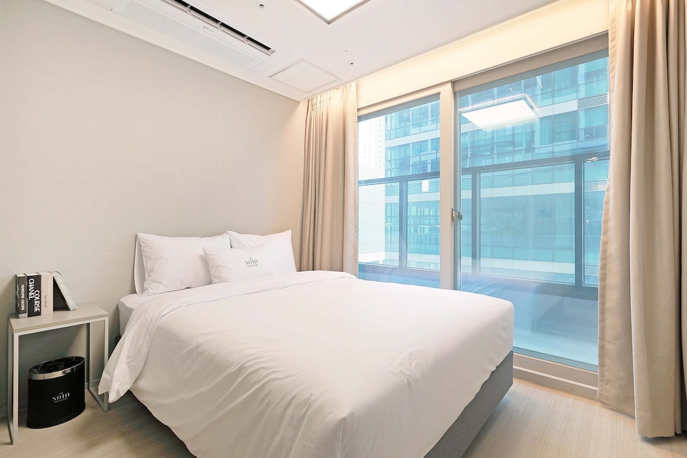 Business, Club, Sota, Queen Bed