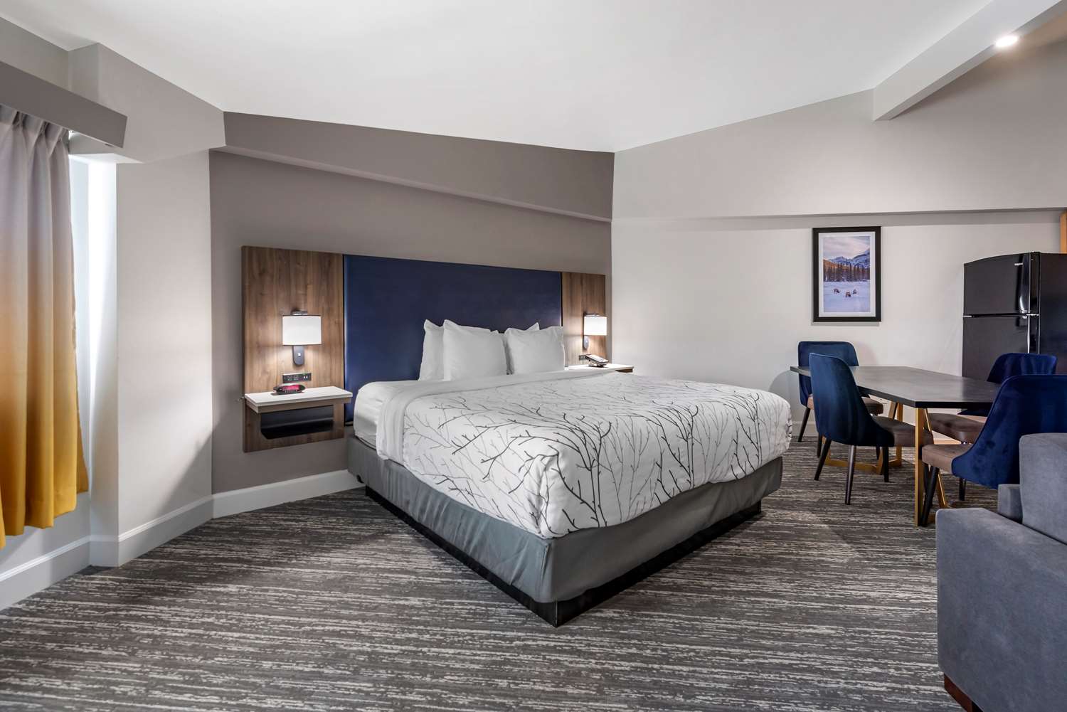 Room, King Bed, Balcony, Kitchenette