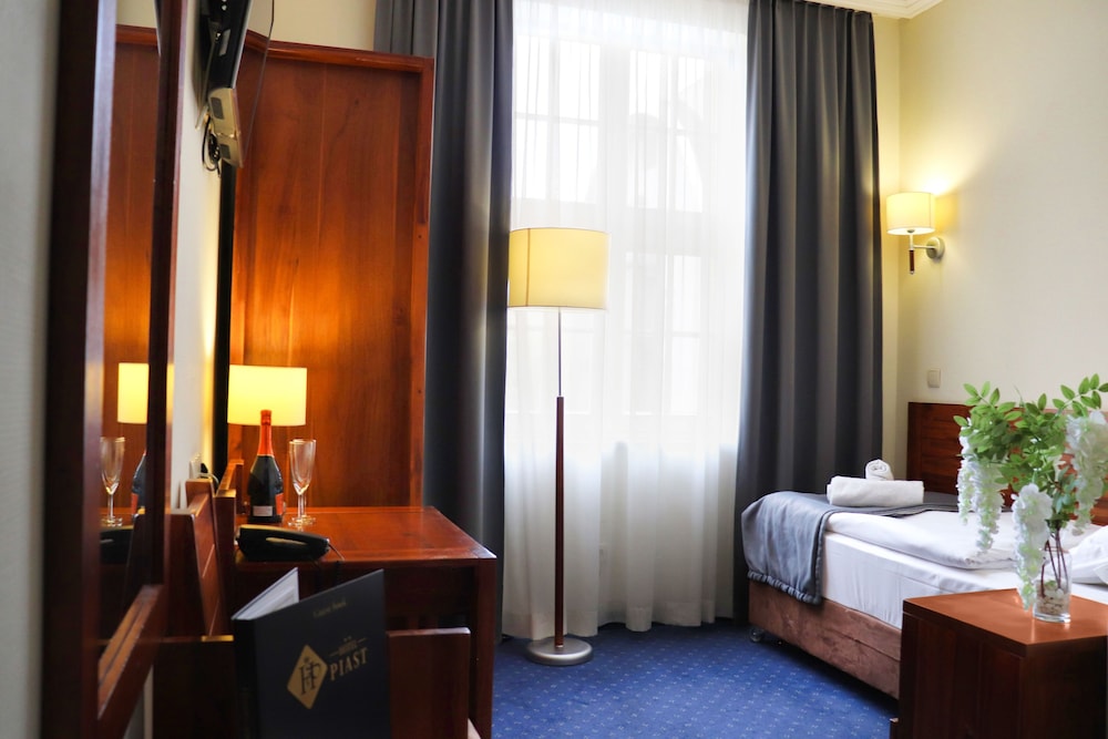 Hotel Piast 31/50