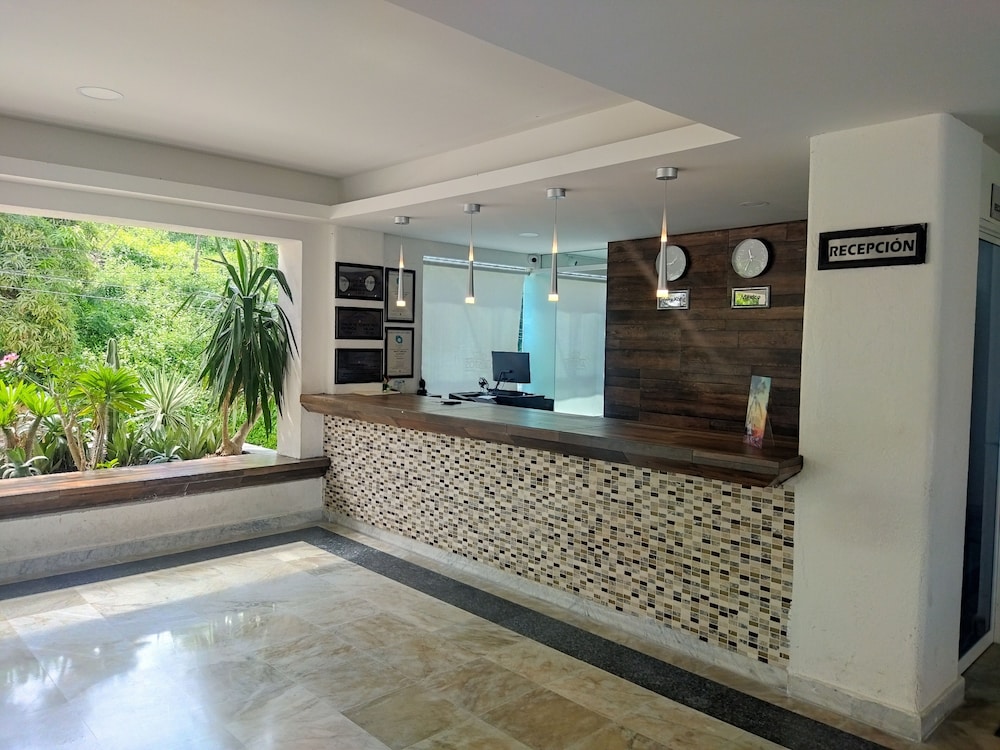 Hotel Aristos Acapulco 8/50