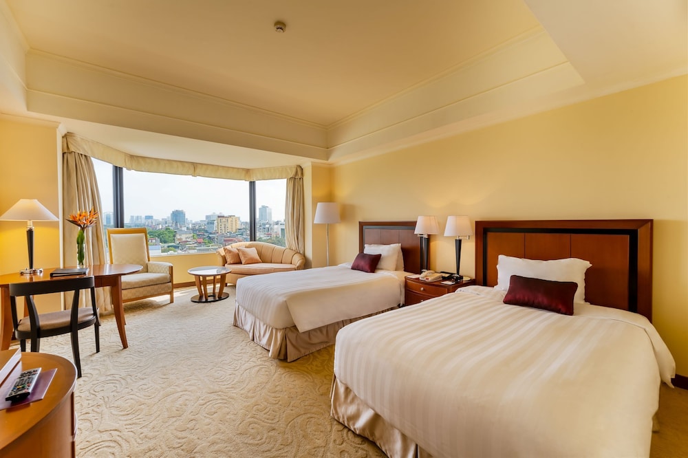 Deluxe, Twin Beds, City or Park View