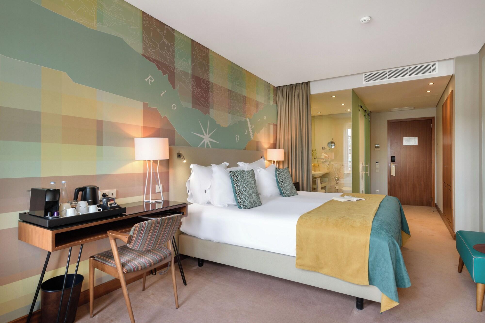 Victorian, Double or Twin Bed, River View
