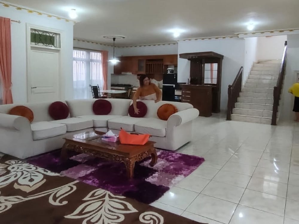 Villa Kota Bunga Anyelir 31/51