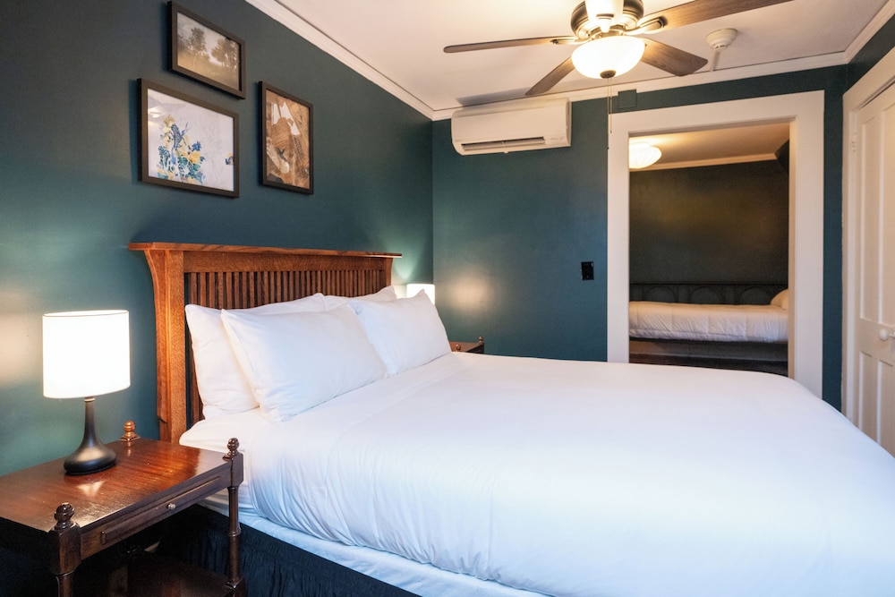 Rookwood Inn 19/50