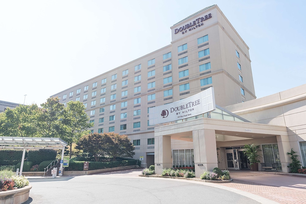 DOUBLETREE BY HILTON HOTEL CHARLOTTE 7/76
