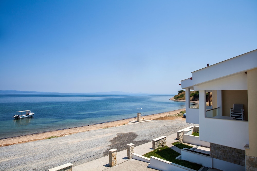 Elpiniki Luxury Apartments 3/66