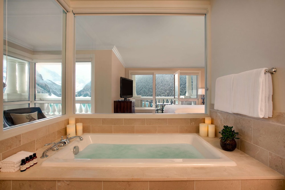 Fairmont Chateau Lake Louise 37/73