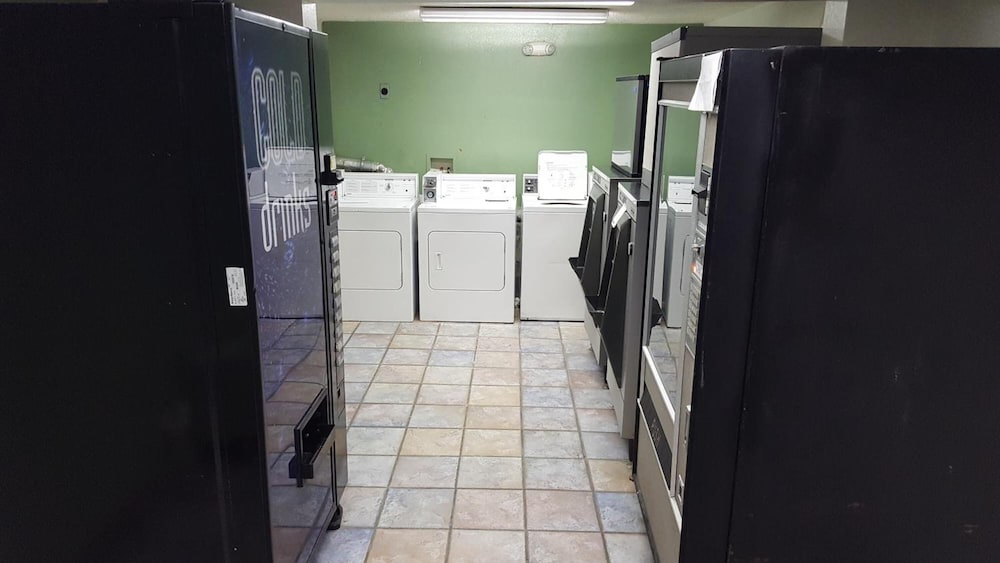 Mentor Home Inn & Suites 32/43