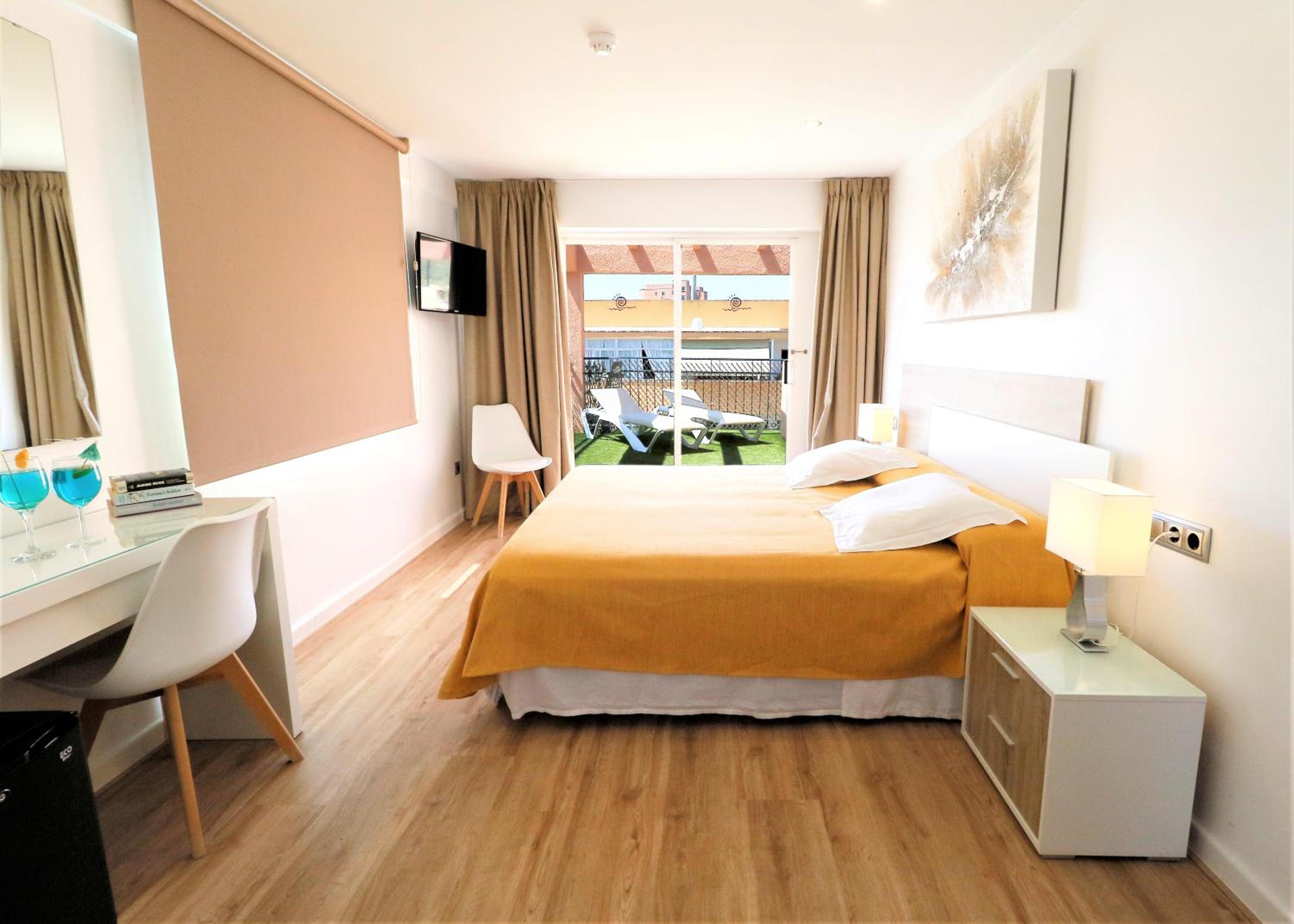 غرفة سوبيريور بسرير مزدوج أو سريرين منفصلين بشرفة، Gabarda Hotel 6/10
