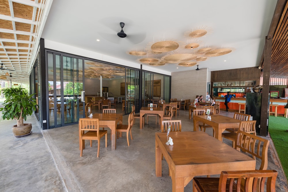 Naina Resort And Spa 40/50