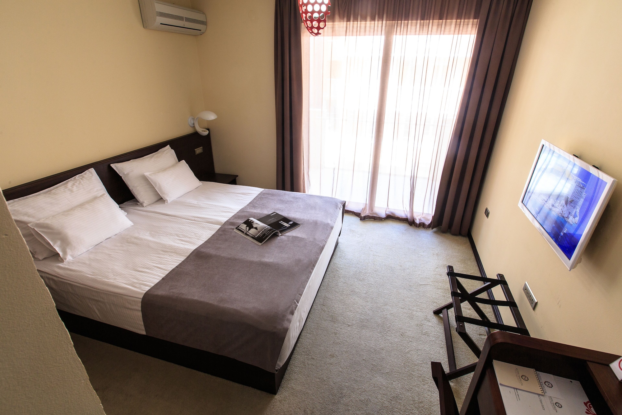 STANDARD, DOUBLE BED