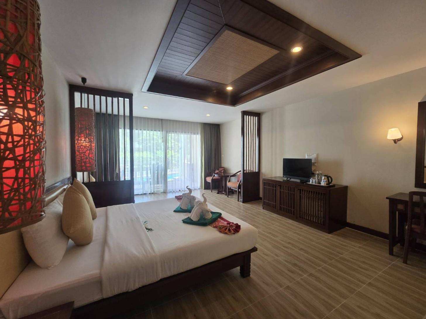 Deluxe, Double Bed, Pool Access