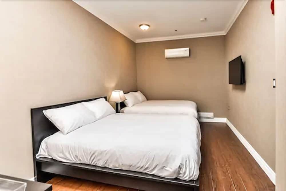 Nu Hotel Toronto 17/57